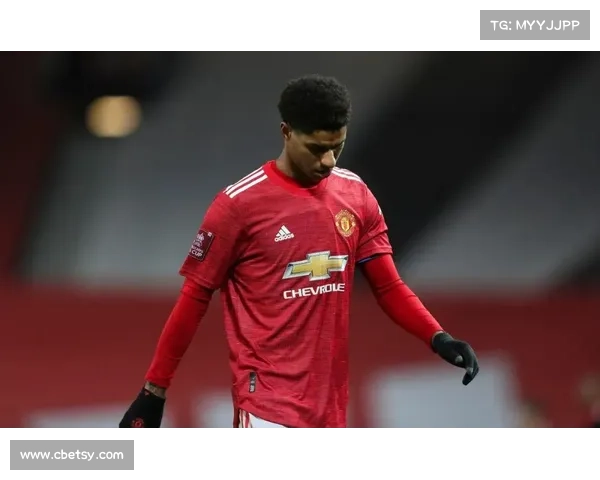 拉什福德晒训练照展现拼搏精神 健身房与球场挥洒额外汗水 拉什福德晒训练照展现拼搏精神 健身房与球场挥洒额外汗水